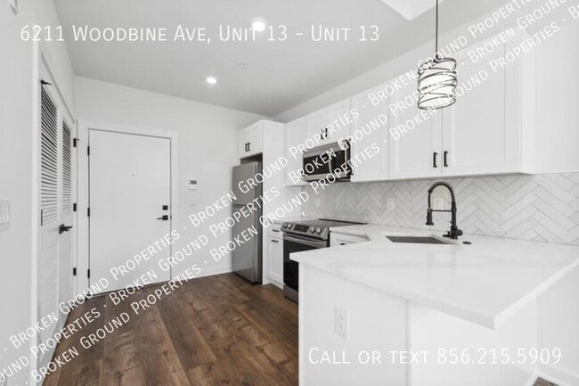 Building Photo - 6211 Woodbine Ave Unit 13