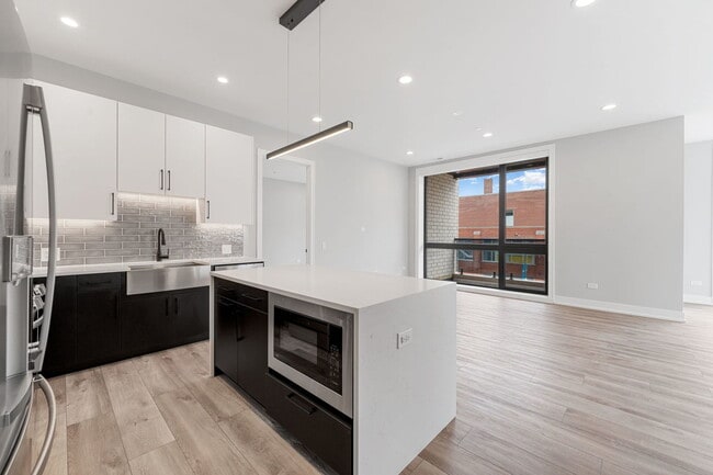 Photo - 1606 S Ashland Ave Unit 301