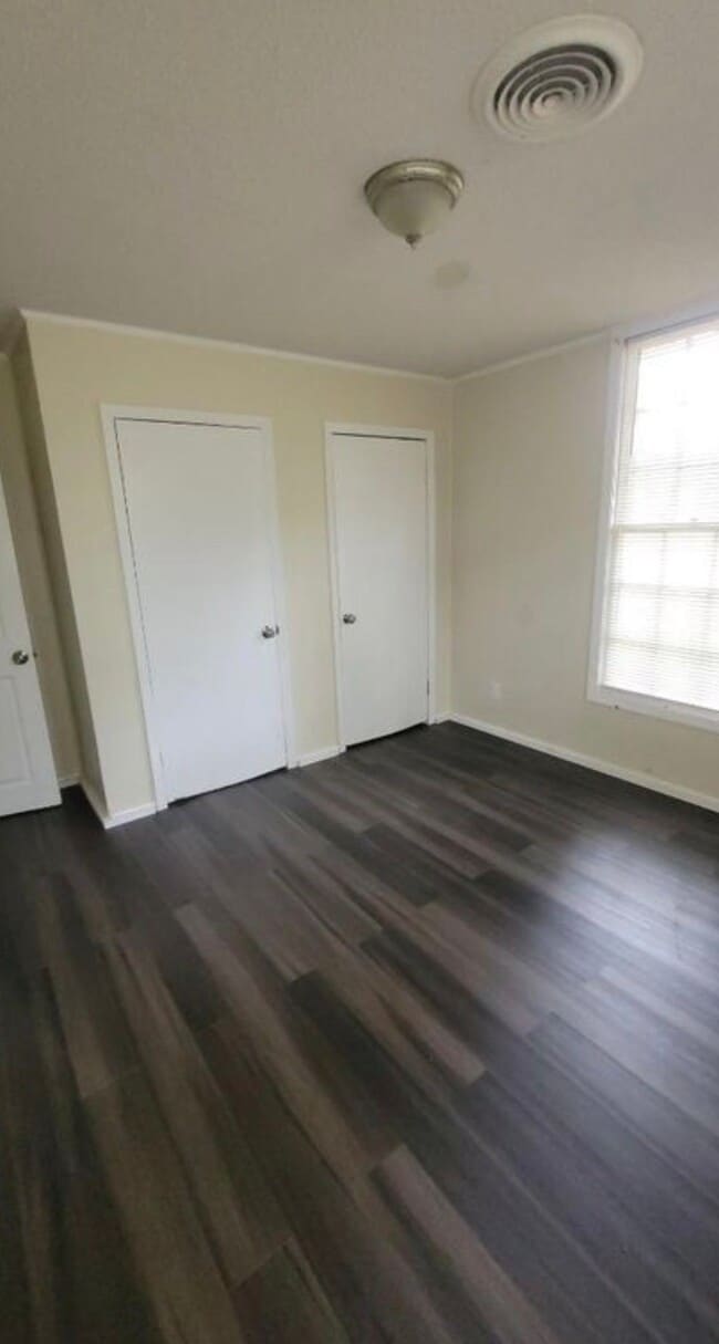 308 Forrestal Ln