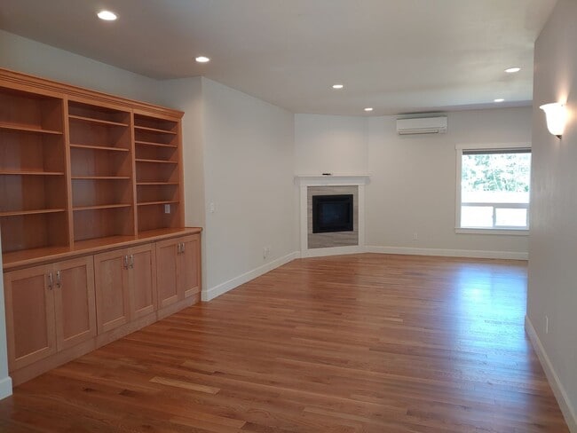 Photo - 1803 E Watkins Rd