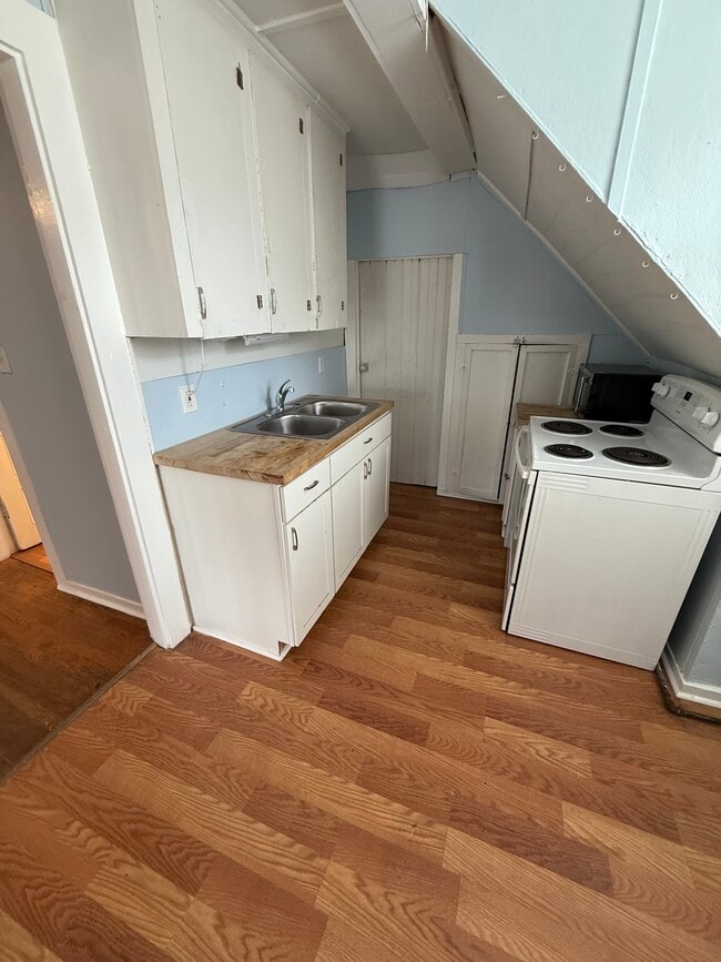 Photo - 123 Campbell St Unit 3