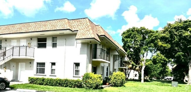 Building Photo - 7111 SW 129th Ave Unit 8 Rental