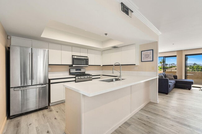 Building Photo - 200 E Racquet Club Rd Unit 54 Rental