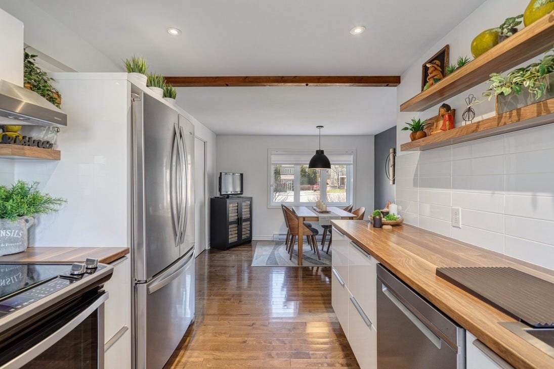 Photo - 6100 Woodlake Pkwy