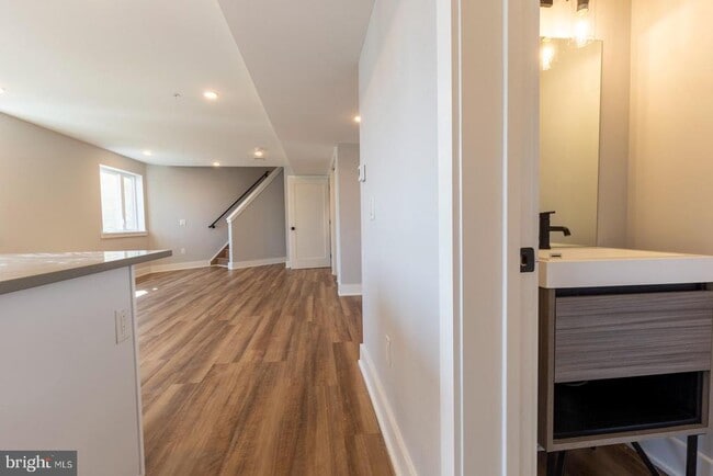 Photo - 3965 Lancaster Ave Unit 305