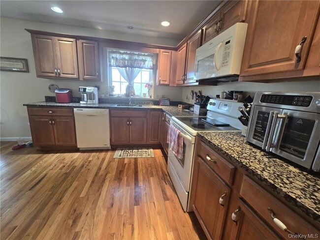 Photo - 105 N Montgomery St Unidad B3  4