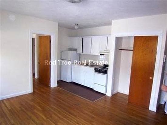Building Photo - 168 N Beacon St Rental