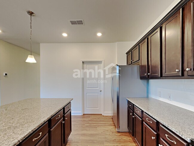 Photo - 158 Larragan Dr