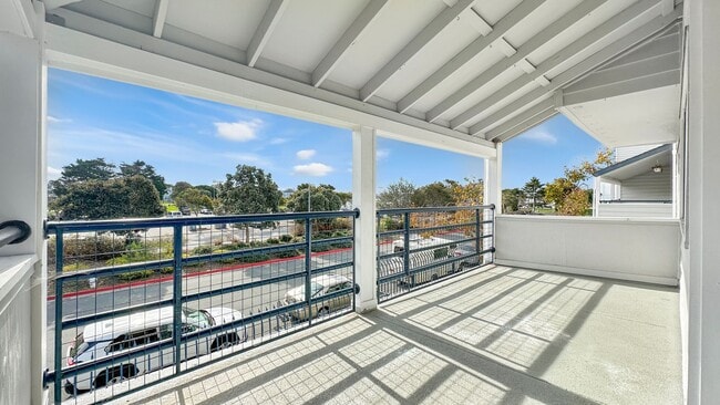 Building Photo - Exceptional Corner Unit 201