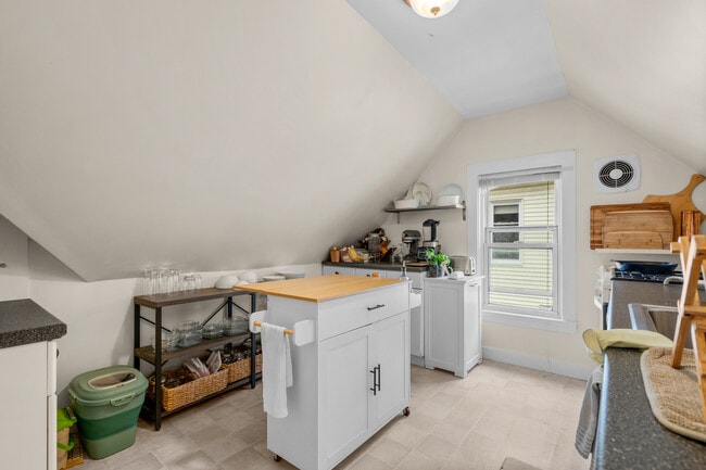 Photo - 5 Wenham St Unit 3