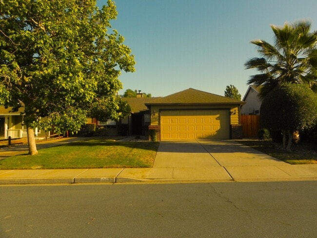 Photo - 2137 El Lago Dr House
