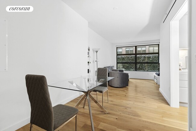 Photo - 547 W 47th St Condominio