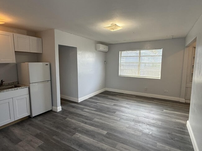 Building Photo - 131 E 27th St Unit 1