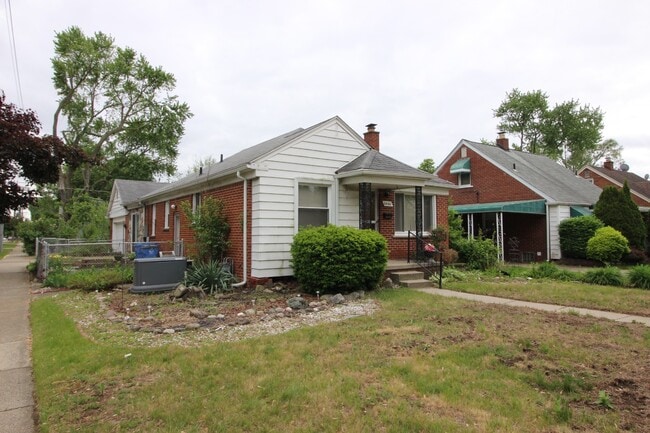 Photo - 24301 Colgate St