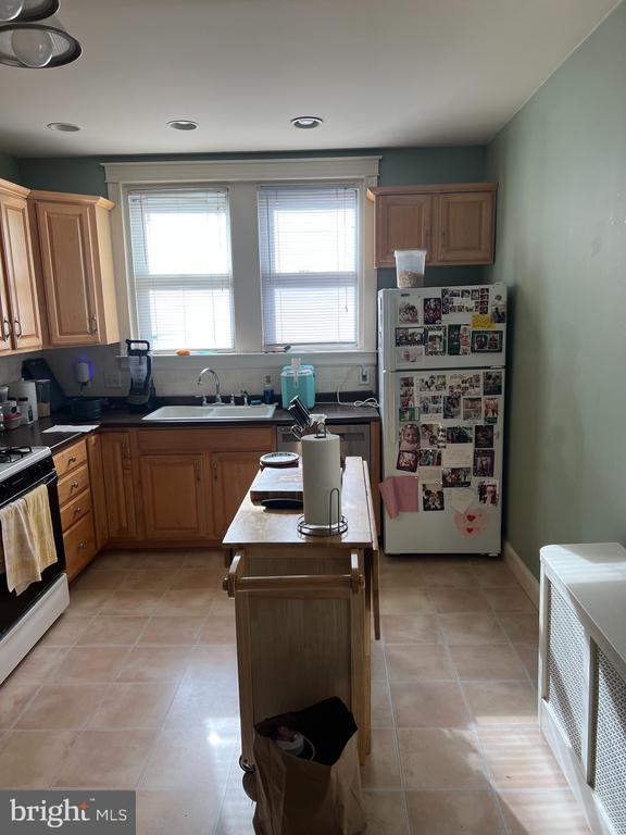 Photo - 655 Gerhard St