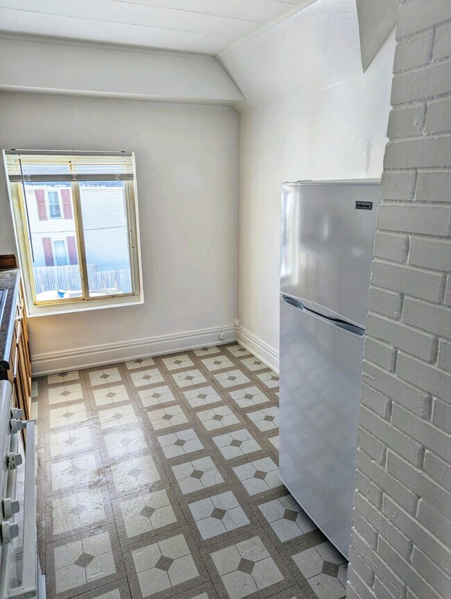 Photo - 301 Elm St Unidad 2