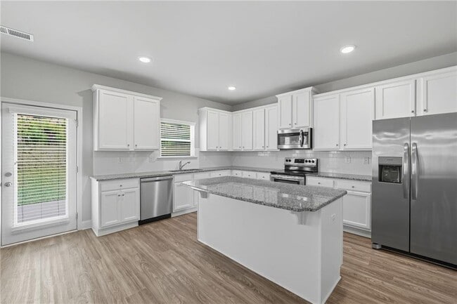 Photo - 33 N Village Cir
