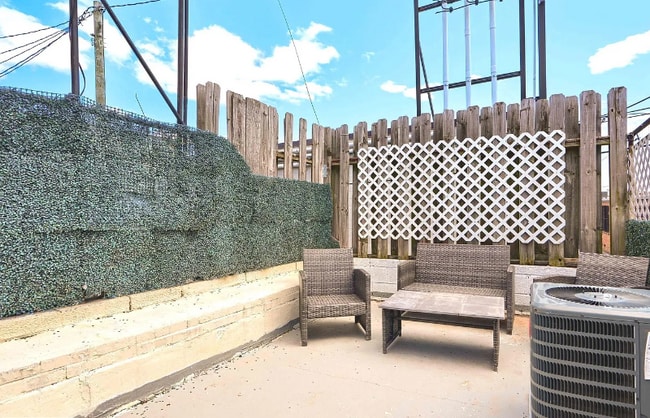 Photo - 321 Fagley St