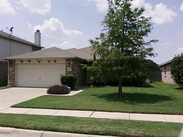 Building Photo - 3119 Breton Dr