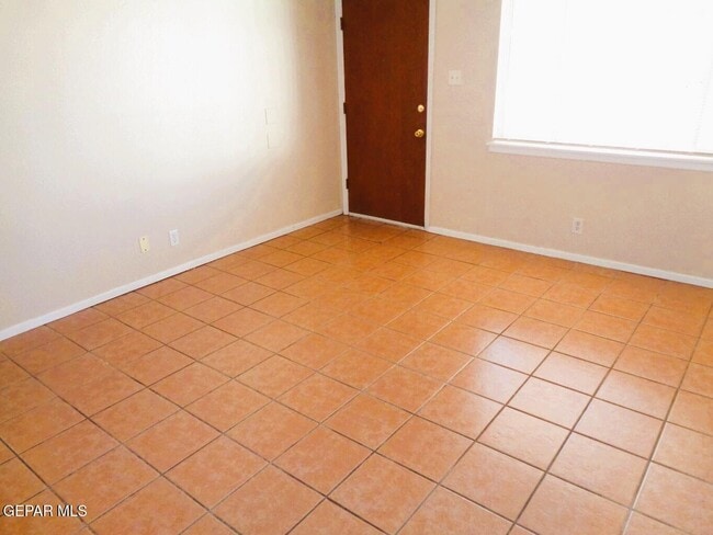 Photo - 10532 Brisbane Way