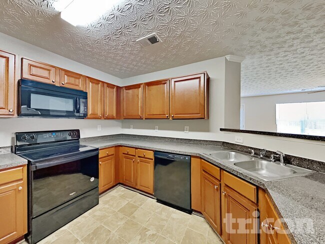 Photo - 7637 Garnet Dr