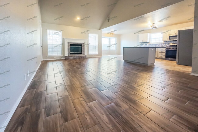 Photo - 202 E Juneau Pl