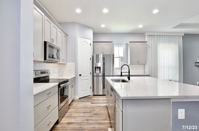 Photo - Gorgeous 3/2 Spacious Home with a Fenced Backyard and a Detached 2 Car Garage in the Desirable La...