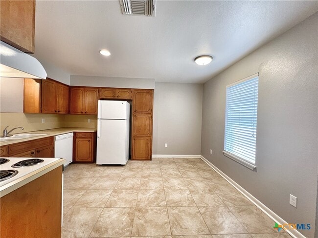 Building Photo - 1768 Kuehler Ave
