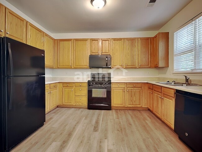 Photo - 2436 Carmathen Rd