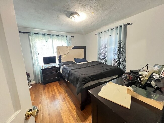 Photo - 141 Derby Rd