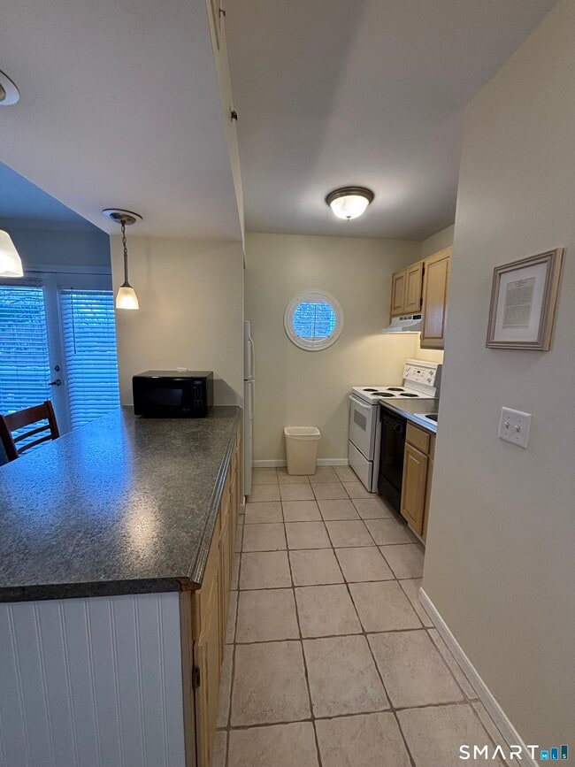 Photo - 221 Old Pond Ln Unit 221