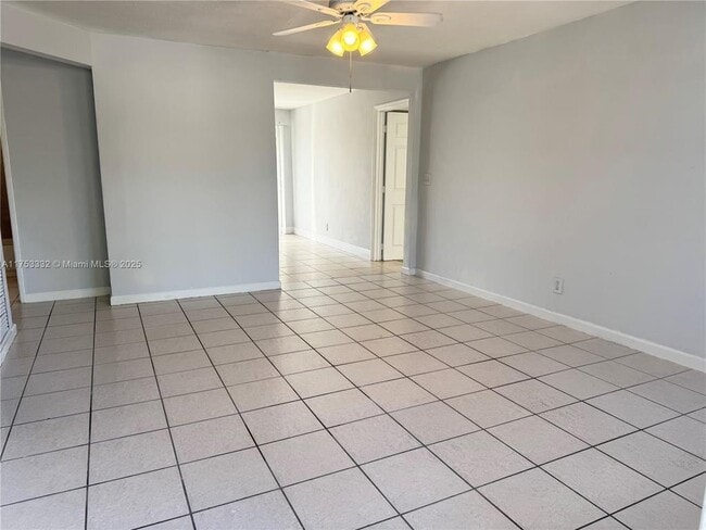 Photo - 4472 SW 50th St