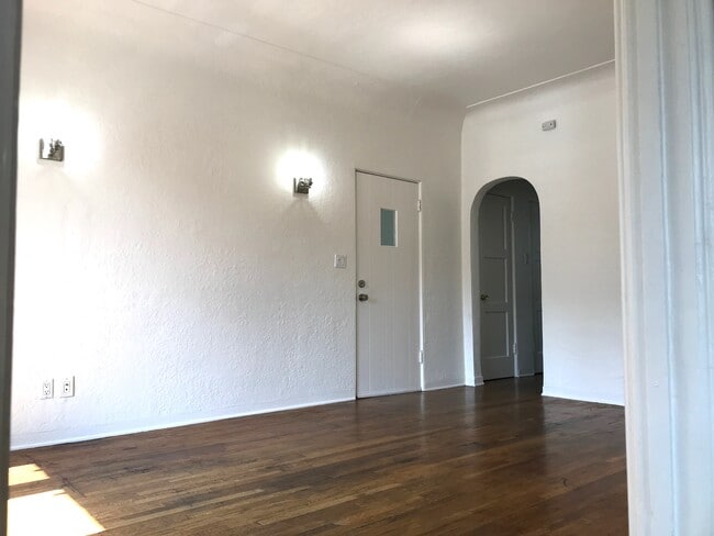 235 Crandall St Unidad 235.5 Crandall
