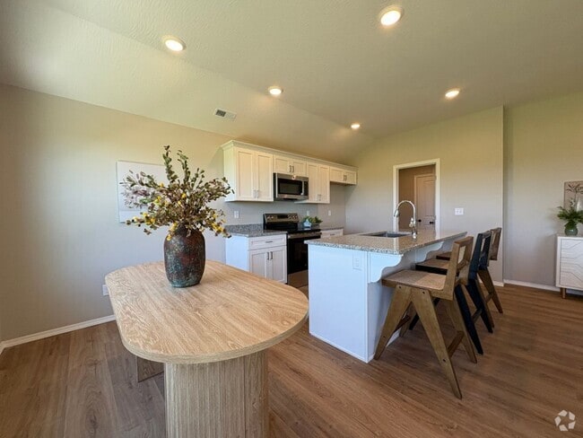Building Photo - Brand New Home!!