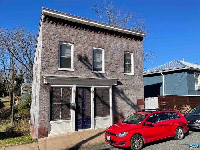 Photo - 311 5th St SW House
