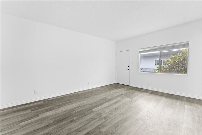 Photo - 2464 Penmar Ave Unit 08