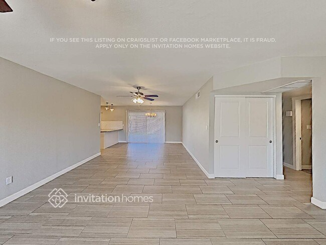 Photo - 1892 E Ellis Dr