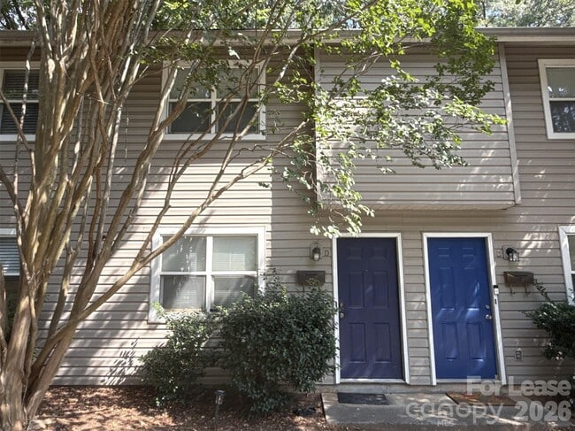 Building Photo - 1613 N Sharon Amity Rd Unit D