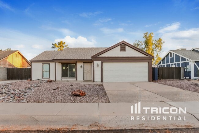 Building Photo - 673 E Estrella Dr