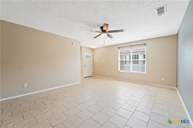 Photo - 303 Carly Dr