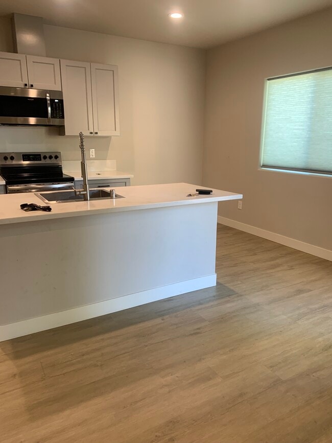 100 Coronado Ave