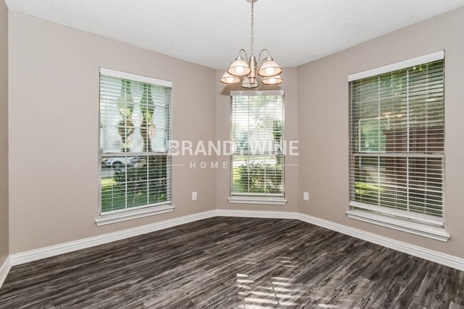 Photo - 2305 Randi Rd