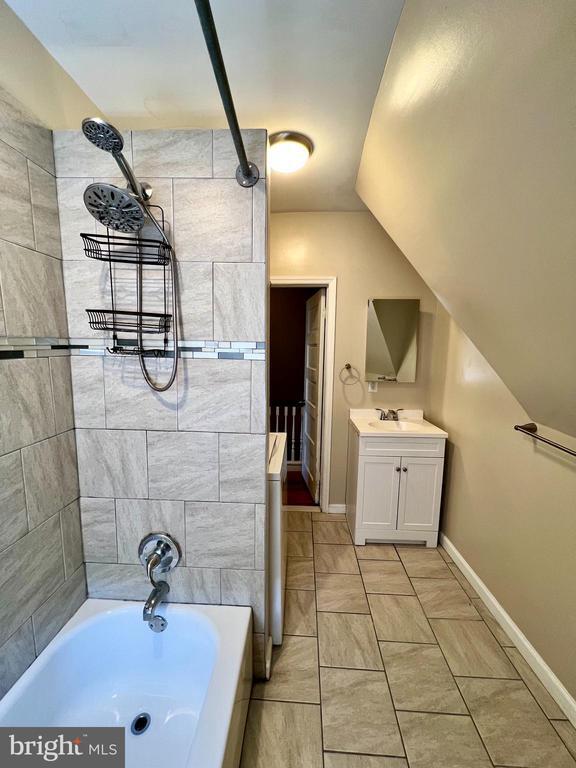 Photo - 928 N 63rd St