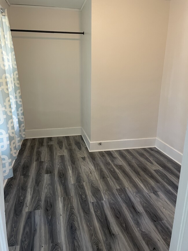 Photo - 701 Collingwood St