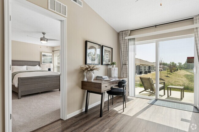 2BR, 2BA - 1,294SF - Work Space