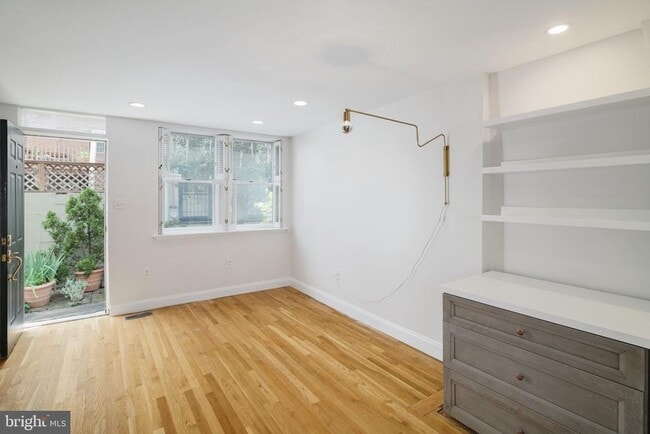 Photo - 704 S Darien St