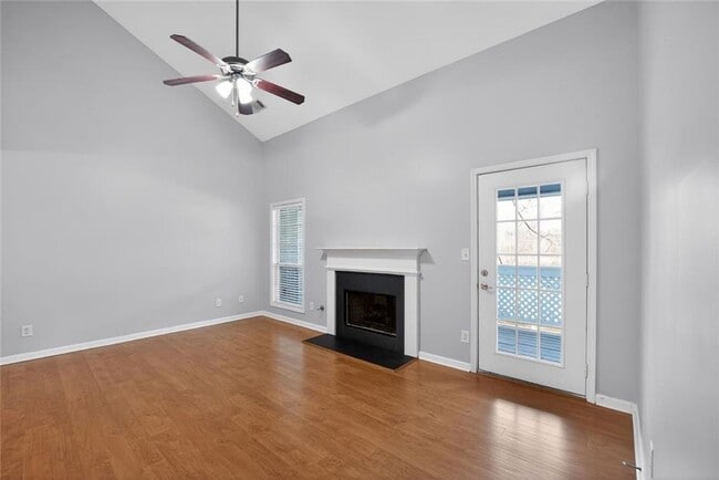 Photo - 3921 Riverlook Pkwy SE Unit 210