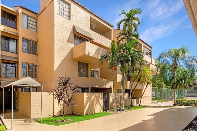 Building Photo - 10500 SW 108th Ave Unit B216