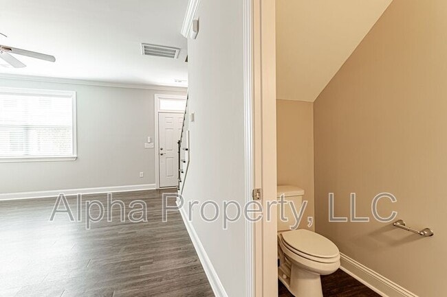 Photo - 14 Alderly Way