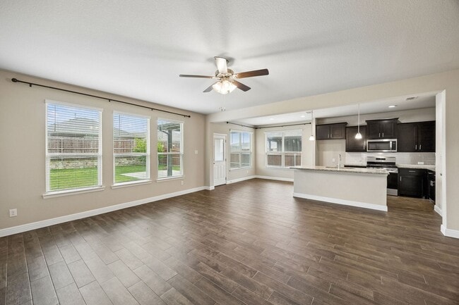 Photo - You won't believe it, move-in ready 3/2 in the sought after Bridgeview Community.